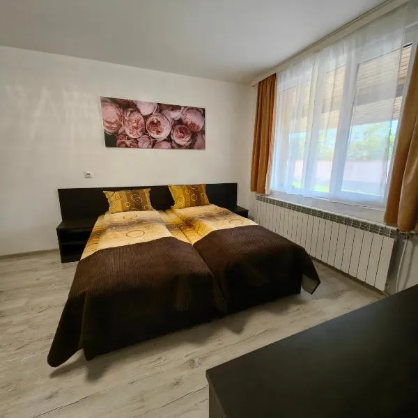 Avenue House, hotel in Kazanlŭk