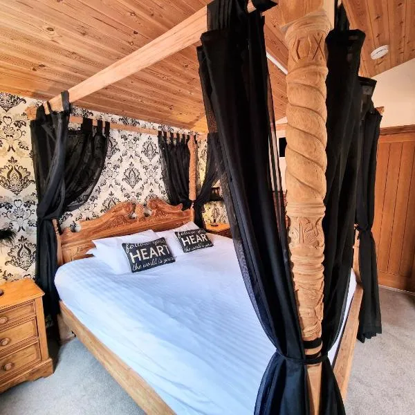 Lomond 2 with Private Hot Tub - Fife - Loch Leven - Lomond Hills, hotel in Kelty