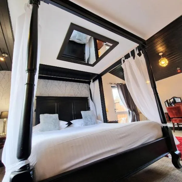 Ochil 9 with Private Hot Tub - Fife - Loch Leven - Lomond Hills - Pet Friendly, hotel in Kelty