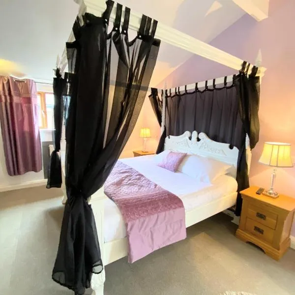 Ochil 10 with Private Hot Tub - Fife - Loch Leven - Lomond Hills, hotel v destinaci Kelty