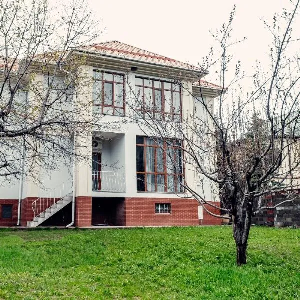 Green Hill Hotel, hôtel à Almaty