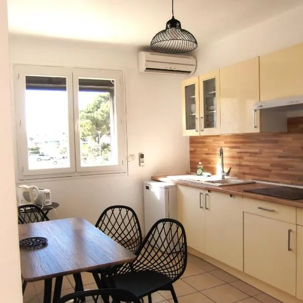 P2 4 prs, 200 m plage et cv, hotel v destinácii Le Grau-du-Roi