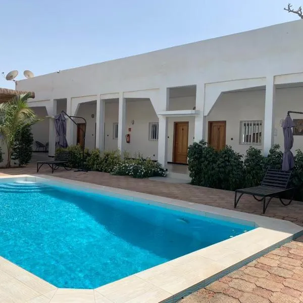 Hôtel Camille, hotel v destinaci Nguékokh