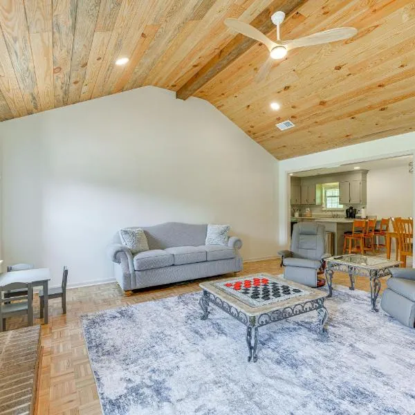 Perry Family Home on 2 Acres with Private Pool、ペリーのホテル