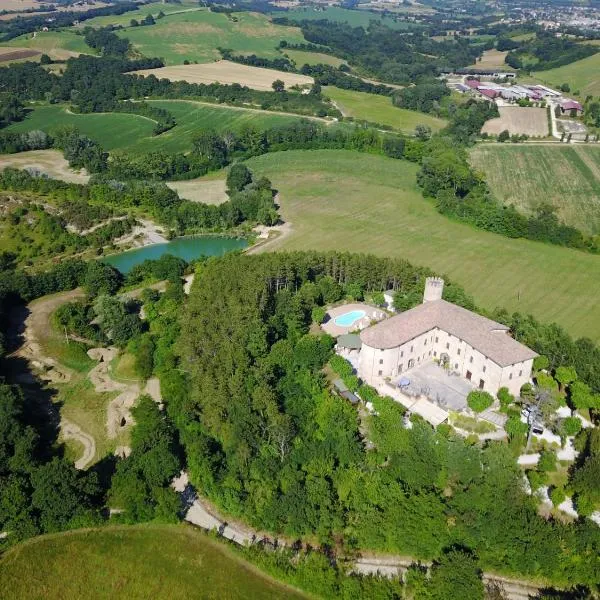 Castello di Baccaresca, hotel en Fossato di Vico