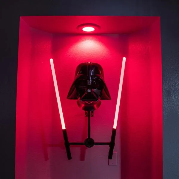 Comfy Expansive Home - Near the Strip - Heated Pool, hotel Las Vegasban