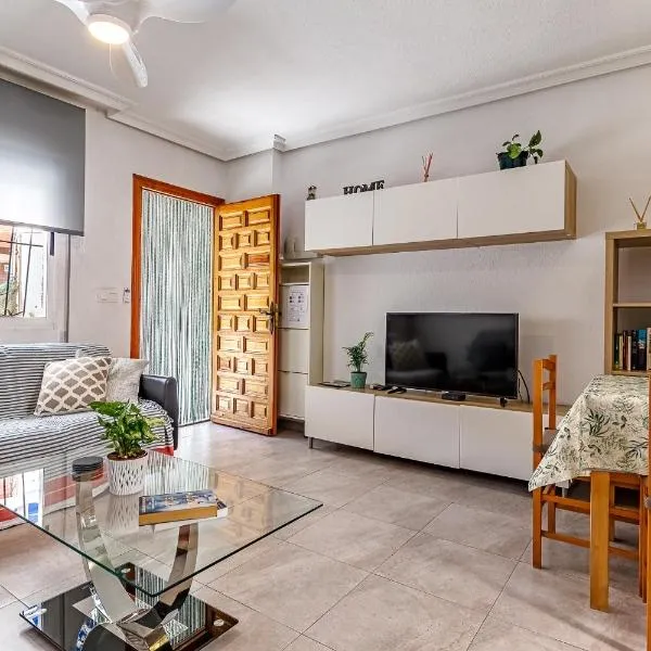 Casa Jansiver - 450m de la playa, céntrica pero tranquila, hotel v destinaci Los Alcázares