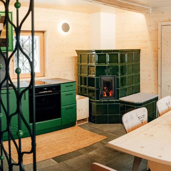 Chalet Lepenatka with Sauna - I feel Alps, hotel v destinaci Stahovica