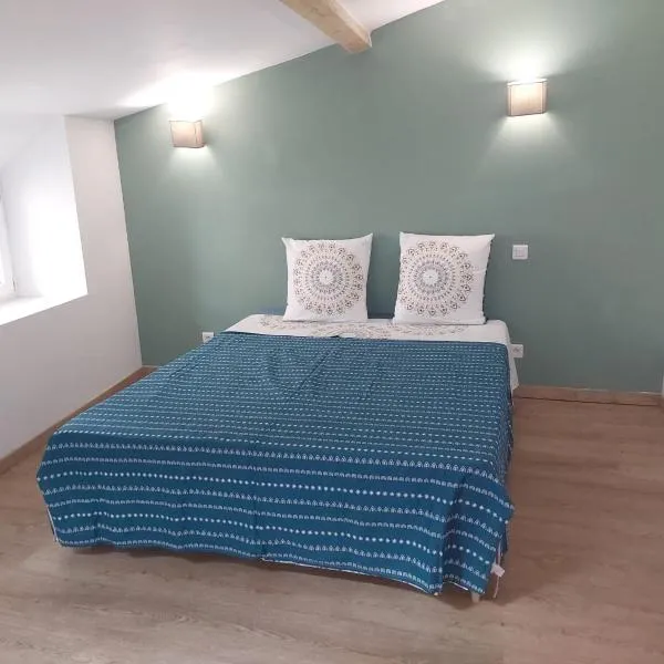 Le duplex sigeannais, hotel v destinaci Sigean