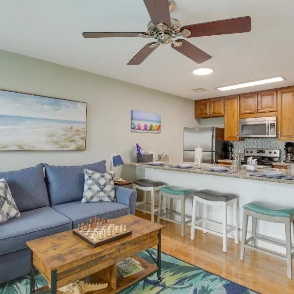 Lovely Galveston Condo Walk to Seawall and Beach!, hotel in Galveston