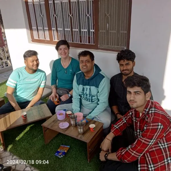 Travel Hostel in heart of Kanpur, hotel v destinaci Kánpur