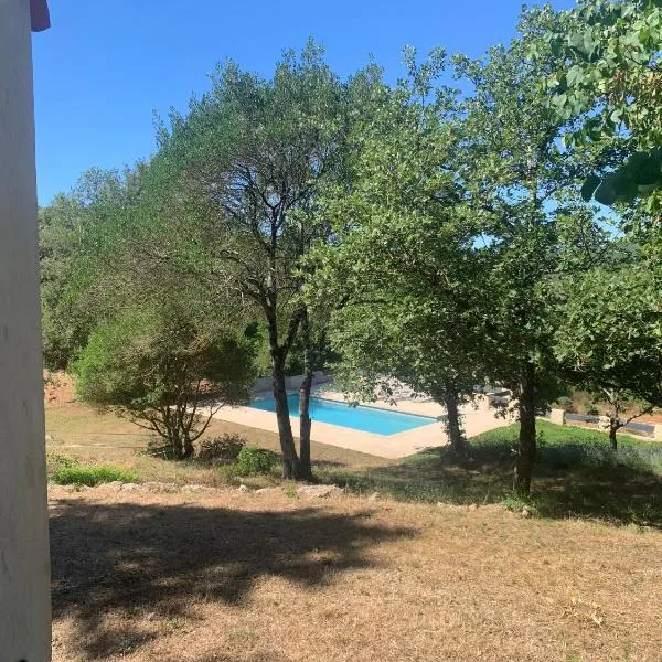 Guest House, hotel v destinaci Montauroux