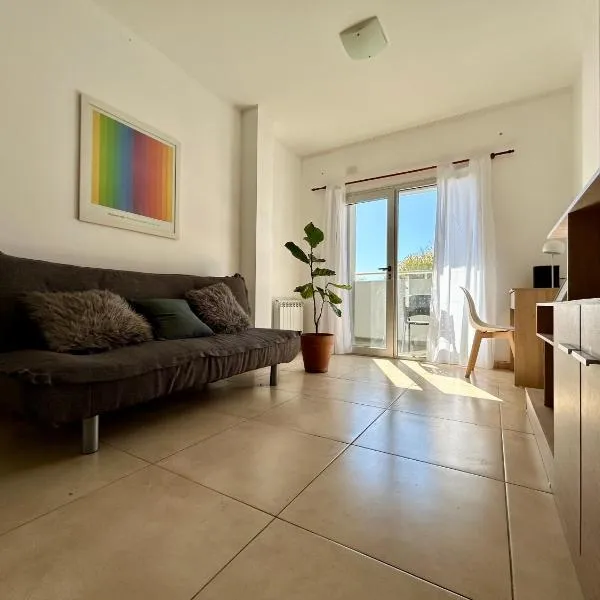 Departamento Mitre - céntrico 2 dormitorios 2 baños、ヘネラル・ロカのホテル