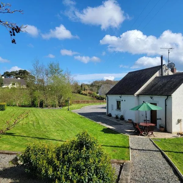 Bluebell Cottage - with hottub, hotel in Newry