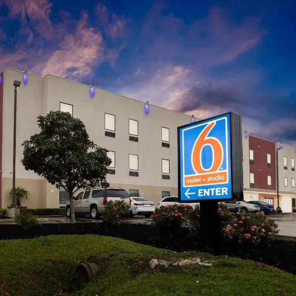 Studio 6 Suites Texas City, TX I 45 South, hotel v destinaci Texas City