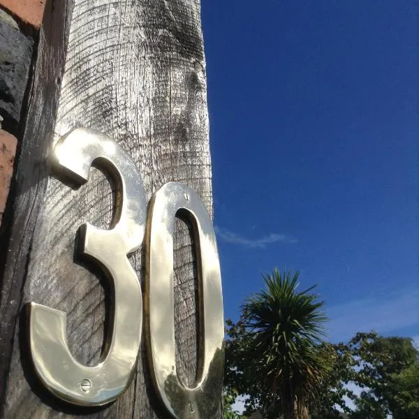 Heriot Lane City Apartments, hotel in Dunedin