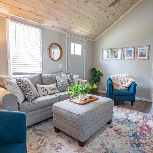 Renovated Retreat Home in Huron walking distance to beach, hotel in Huron