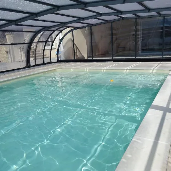 gite la bonnelle piscine spa, hotel en Grillon