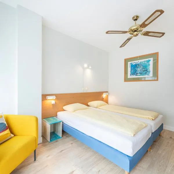 Hotel Atlantico self check-in، فندق في لوغانو