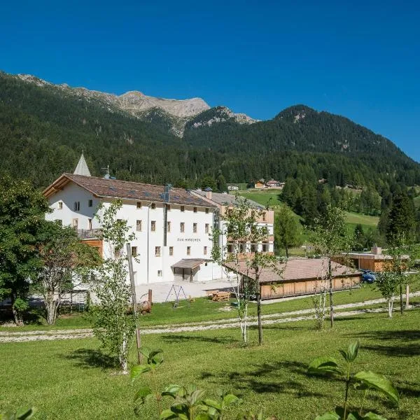 Zum Hirschen Boutique Hotel Val di Non, hotel in Unsere Liebe Frau im Walde