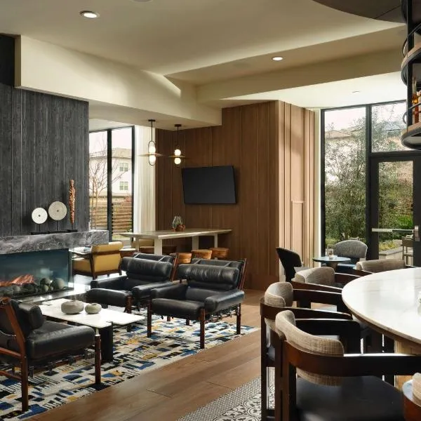 Hotel Centro Sonoma Wine Country, Tapestry Collection Hilton, hotel in Rohnert Park