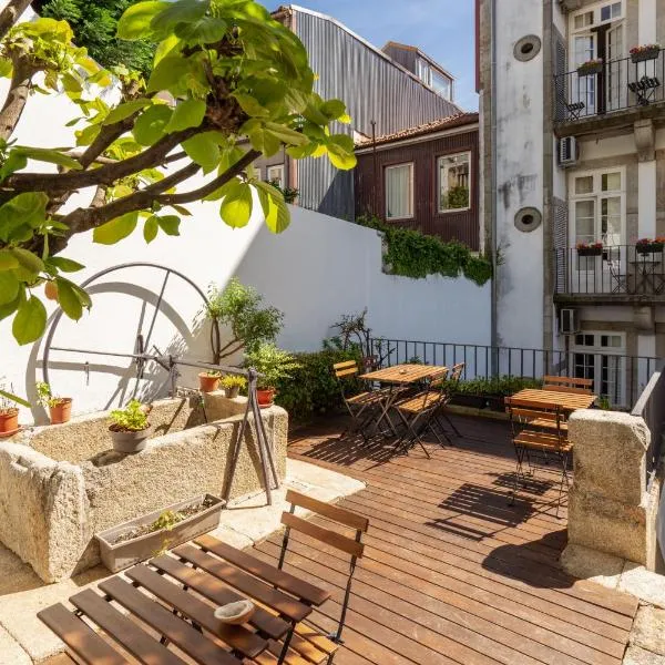 Porto Lounge Hostel & Guesthouse by Host Wise, hotel di Porto