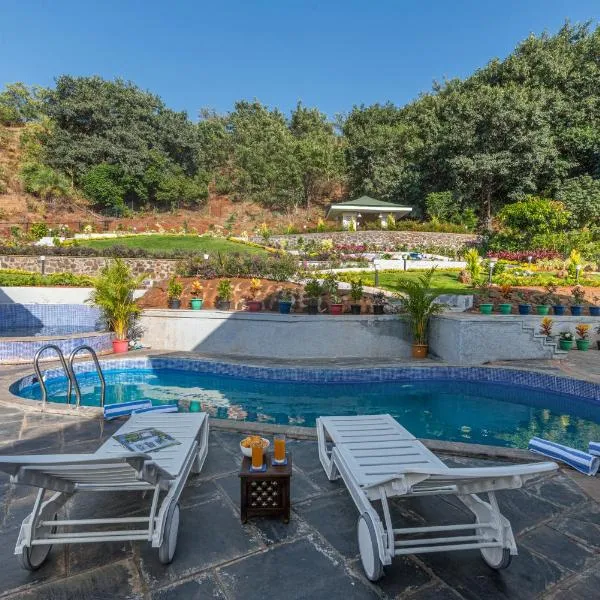 SaffronStays Caramelo - a private heated swimming pool villa with Jacuzzi nestled amidst beautiful landscaping and gardens in Lavasa, hotel v destinaci Lavasa