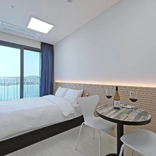 World Sky Residence Hotel, hotel in Sokcho