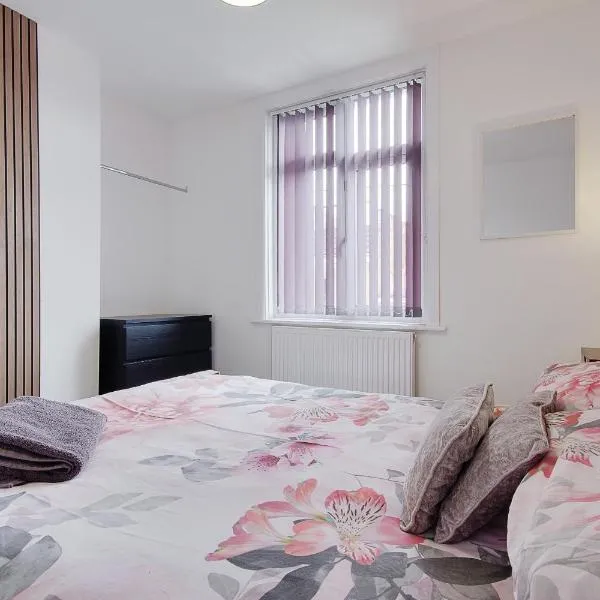 Wimborne Road Apartment 2, hotel u gradu Bornmut