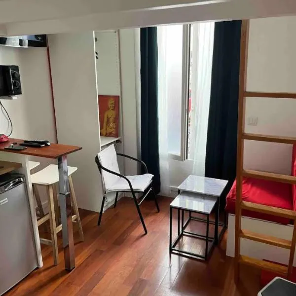 Studio hyper centre Paris 14e