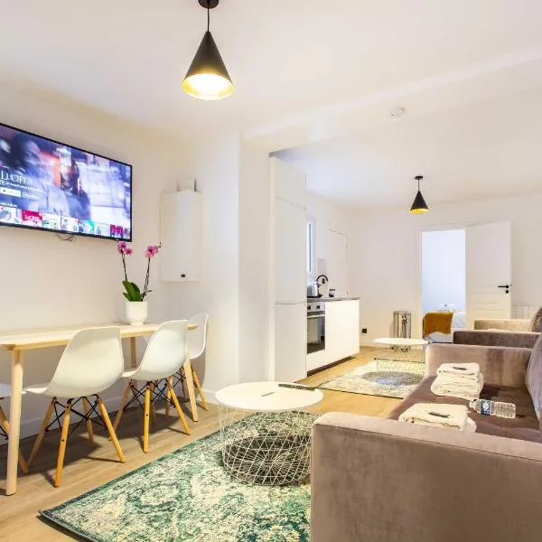 Elegant Apartment - 2BD - 8P - Eiffel Tower, hotel v Paříži