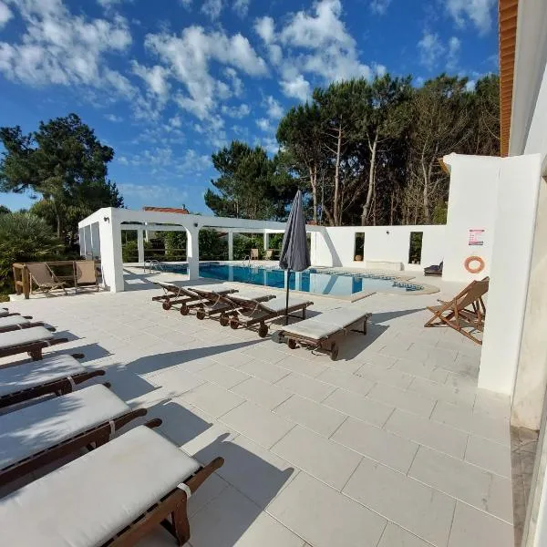 Vila Louro, hotel in Santa Cruz