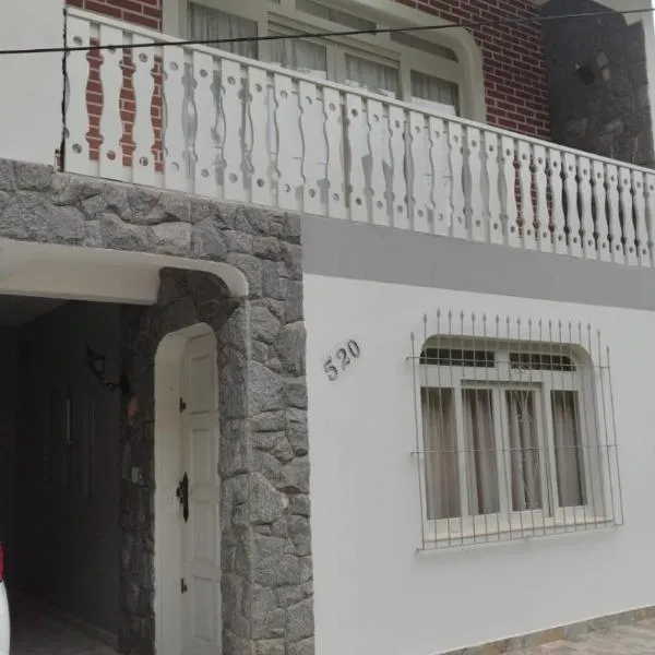 Casa de 2 Pavimentos Inteira com garagem, hotel v destinaci Blumenau