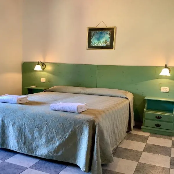 Hotel Golfo del Leone, hotel u gradu Magazzini