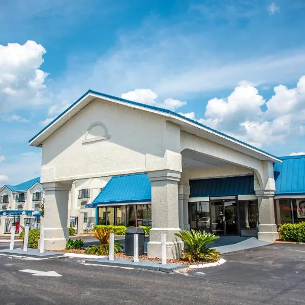 Days Inn by Wyndham Troy, Hotel in Troy