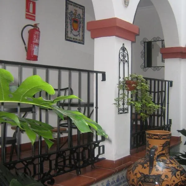 Apartamentos Turisticos Casa Cantillo, hótel í Carmona