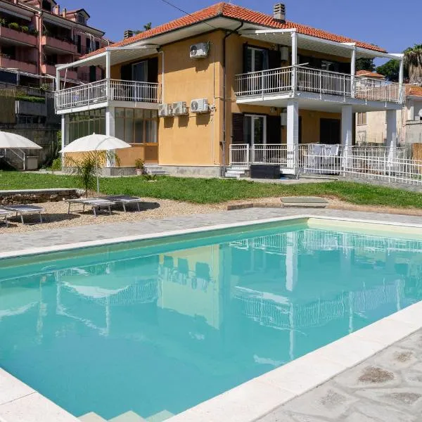 Il Gattino di Porto - apt 5 - Bilocale terrazzo piscina, hotel in Imperia