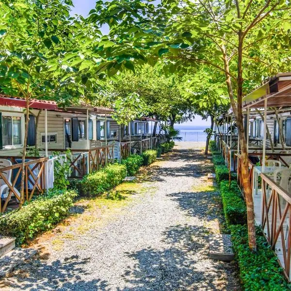Camping La Focetta Sicula, hotel v destinaci SantʼAlessio Siculo