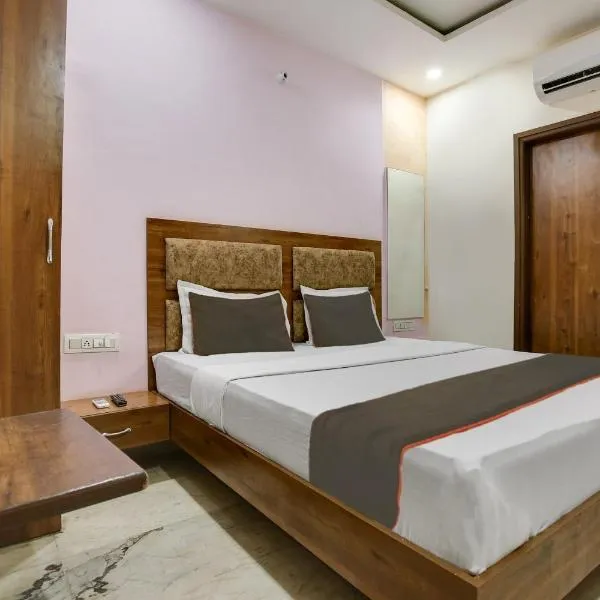 Collection O Bell Hotel, hotel in Surajpur