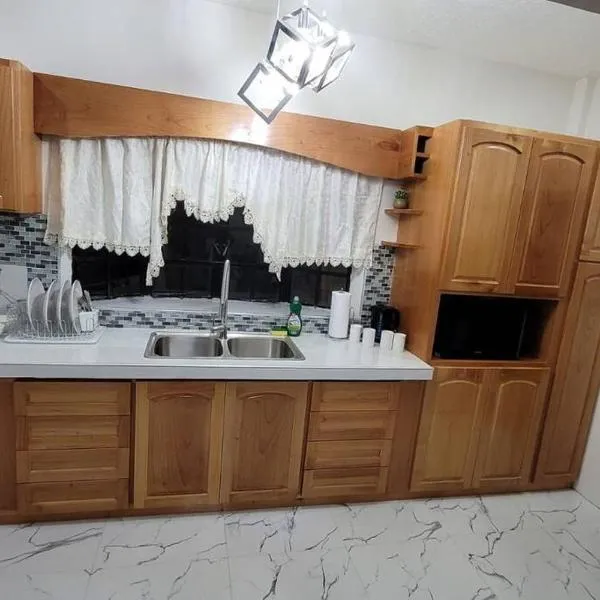 Adorable Arouca 1BDR Apartment, hotel v destinaci Arouca