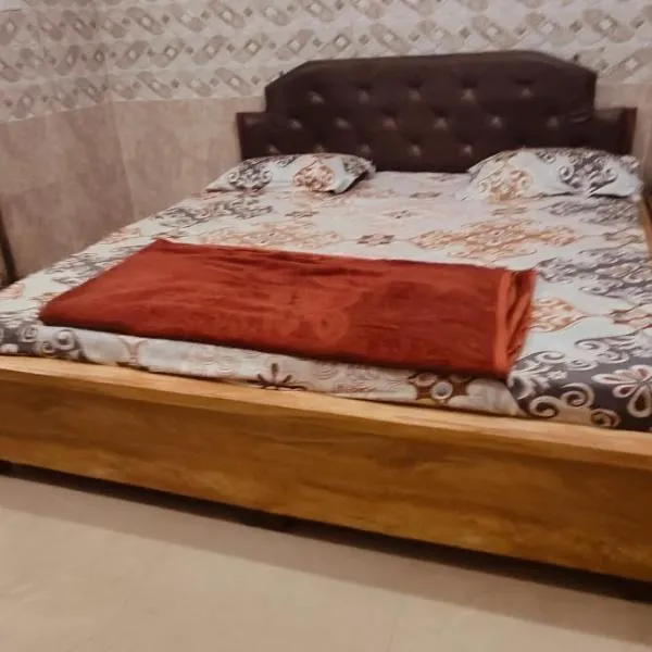 Pandit niwas, hotel en Katra