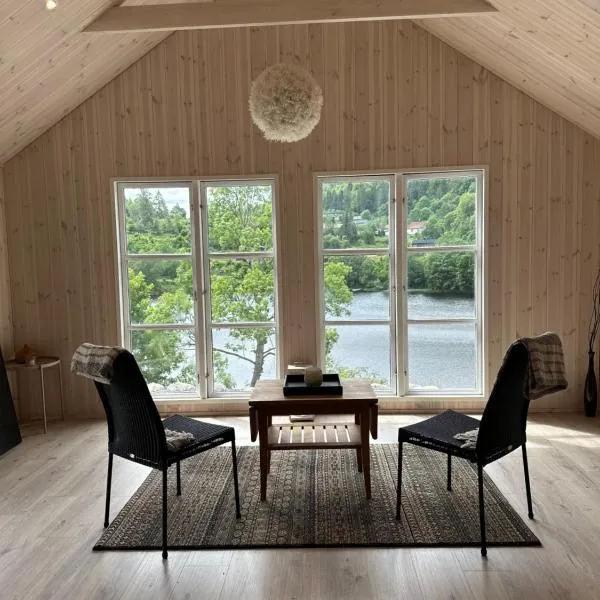 Beautiful Barn Studio - Lake View, hotel v destinaci Porsgrunn