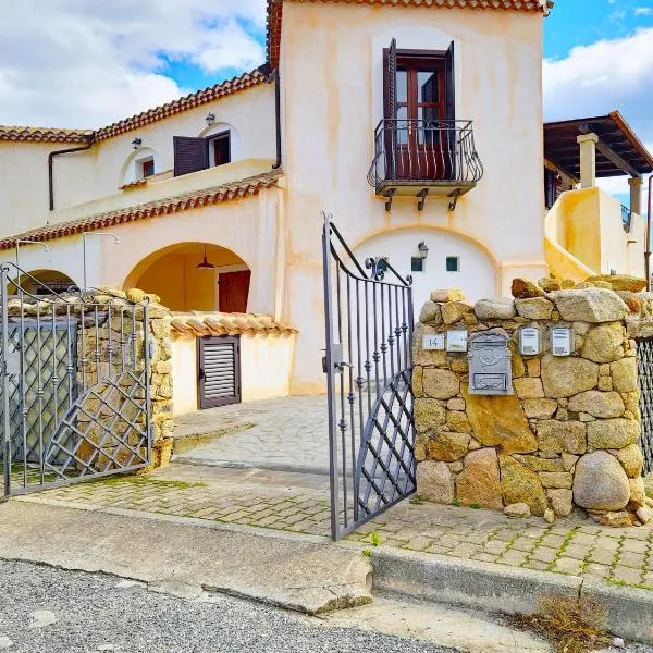 Mikè House- Appartamento con balcone a Sos Alinos، فندق في أروسييْ