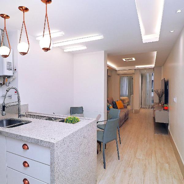 Luxuoso quarto e sala 300m da praia de Copacabana - Foto 4