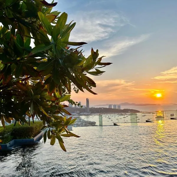 EDGE Cozy Vacation Condo infinite SKY Pool, hotel in Pattaya Central