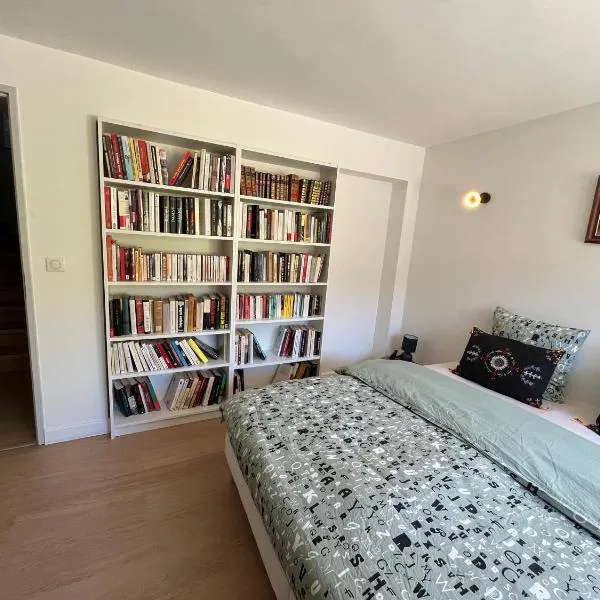 Maison familiale 3 chambres, parking gratuit โรงแรมในอาวีญง