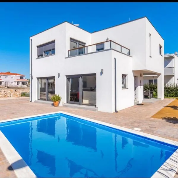 Villa Tara, hotel en Srima