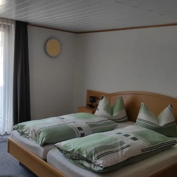 Gasthof Zur Goldenen Sonne, hotel v destinaci Remptendorf