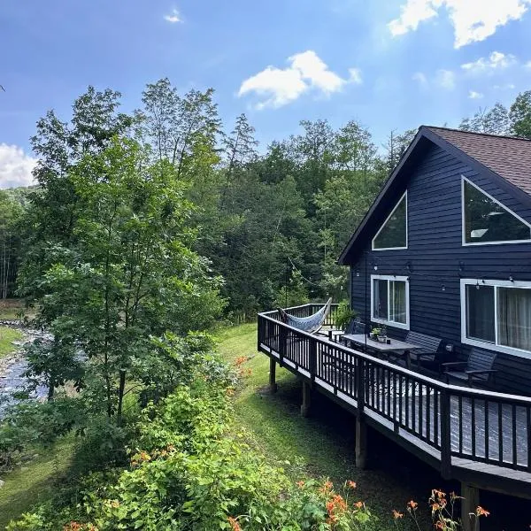 Serene Retreat on a Stream, hotel v destinaci Phoenicia