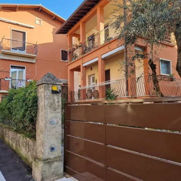 Casa rosario e annamaria, hotel in Torri del Benaco